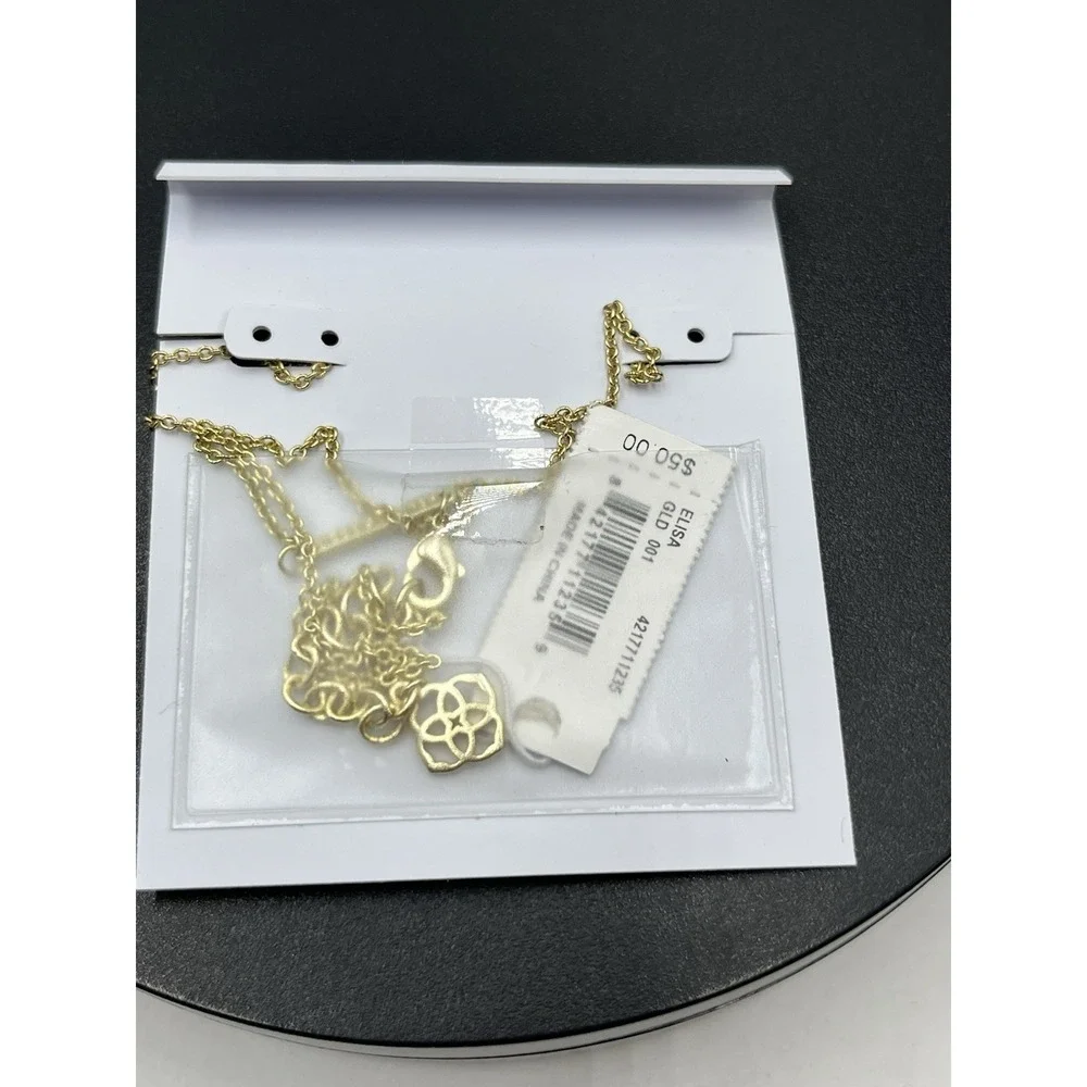 Kendra Scott Elisa Oval Pendant Necklace in Black Opaque Glass and Gold Plated‎